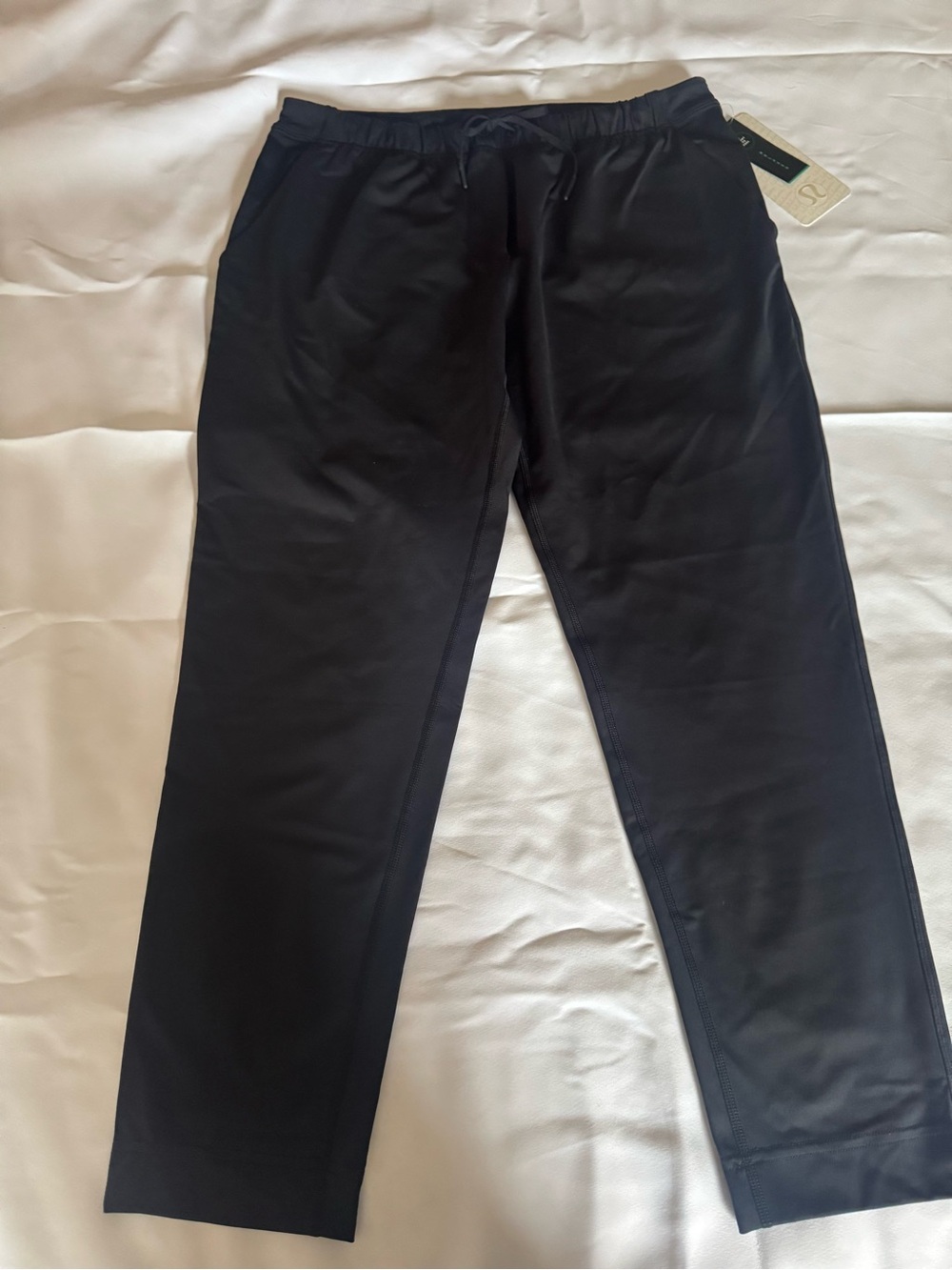 lululemon athletica Black Cropped Performance Pants SIZE 8 NWT